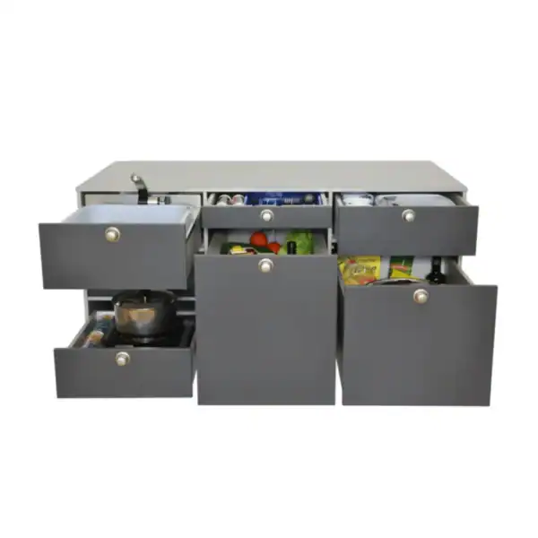 De camperbox van Campuniq genaamd MaxBox opengeklapt