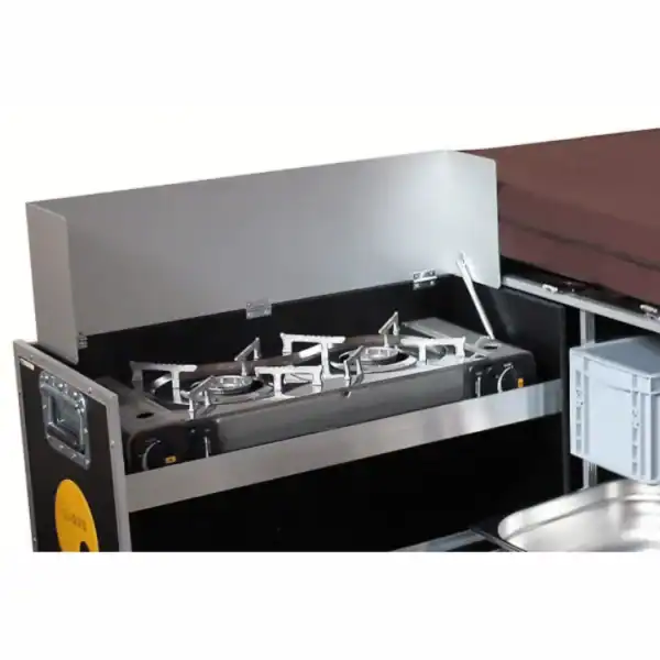 De camperbox van QUQUQ genaamd G-Box 2-pits gasfornuis met windafscherming