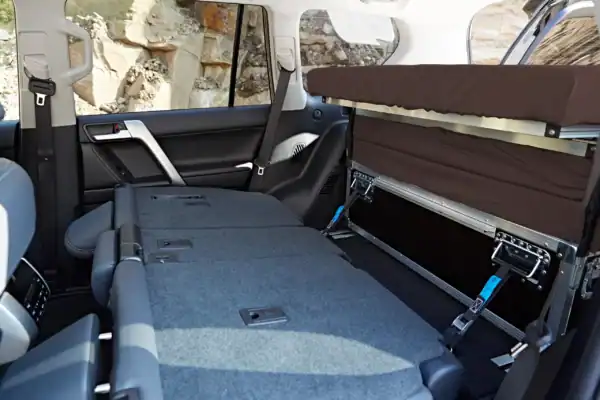 De camperbox van QUQUQ genaamd FlatBox smal interieur