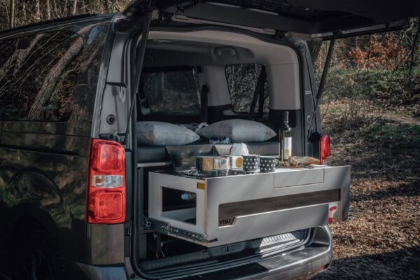 Moiebox Camperbox van Visu uitgeklapte keukenmodule