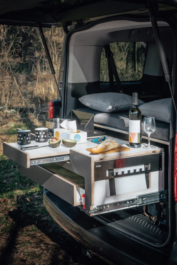 Moiebox Camperbox van Visu uitgeklapte keukenmodule